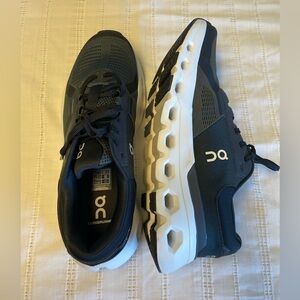 ON cloudrunner men’s running shoes